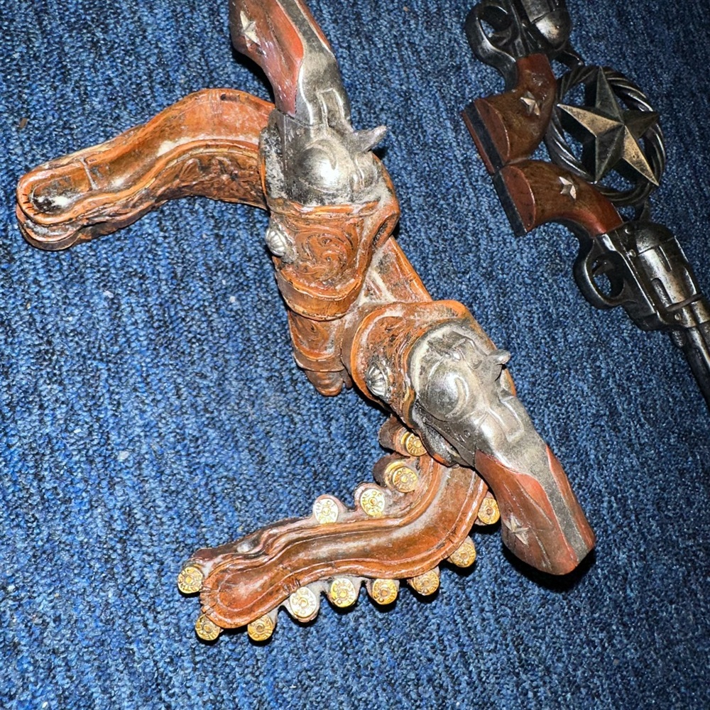 Vintage wooden decor! Great for Man cave! Beautiful and very hard to find ! - Picture 7 of 9